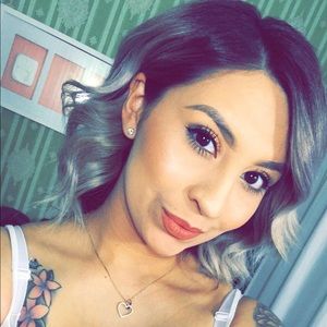 Meet your Posher, Victoria